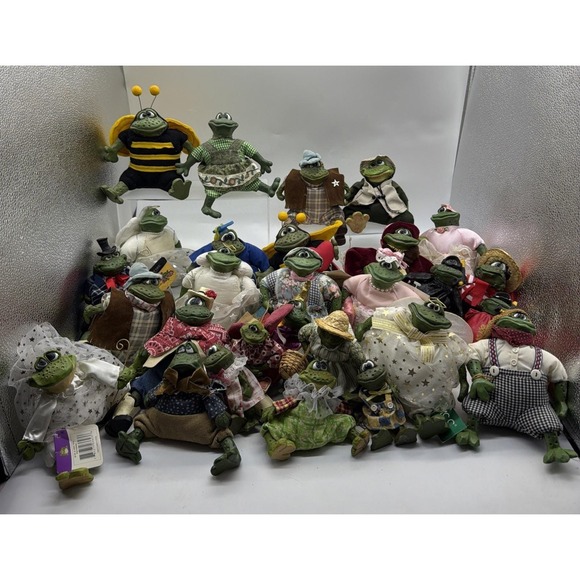 Russ Other - Vintage Russ Berrie Critter Lot Of 28 Resin Frog Plush Shelf Sitters